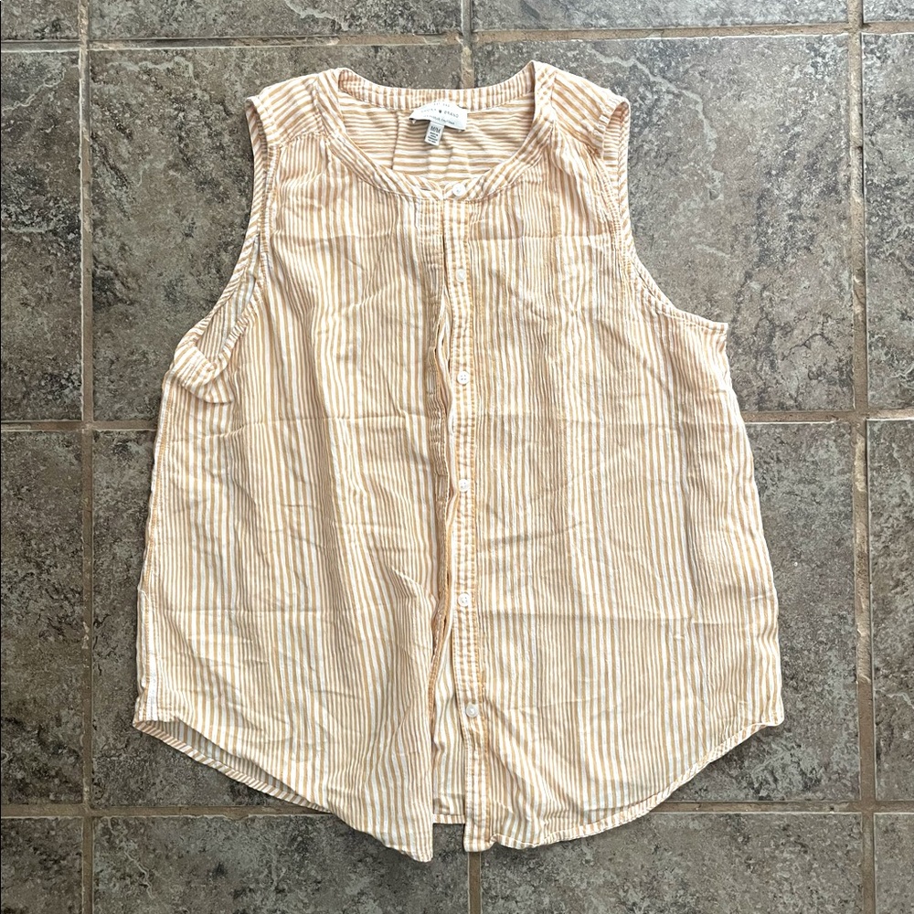 Lucky Brand top